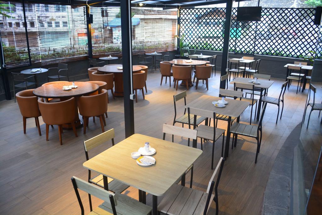 Yunna Hotel Lampung Bandar Lampung Extérieur photo