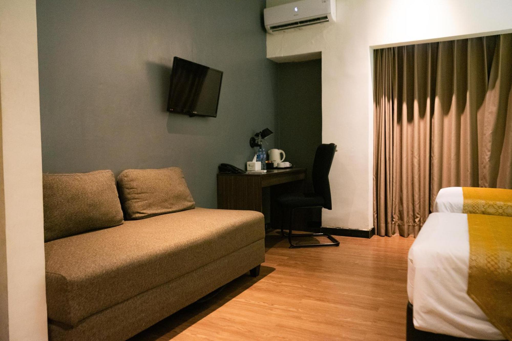 Yunna Hotel Lampung Bandar Lampung Extérieur photo