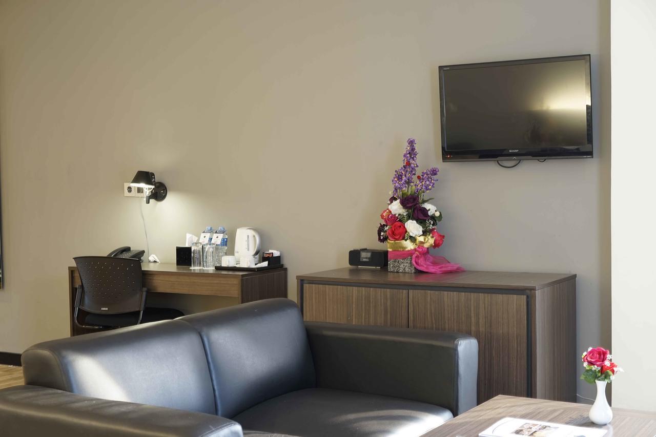 Yunna Hotel Lampung Bandar Lampung Extérieur photo